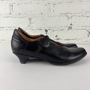 Think! Chunky Button Pumps